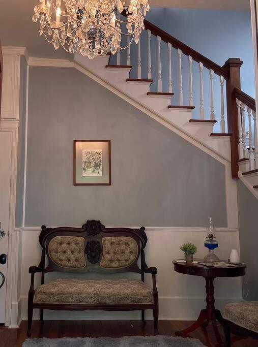 Apartment Tuscawilla A, In Historic Downtown, Two Bed Two Bath