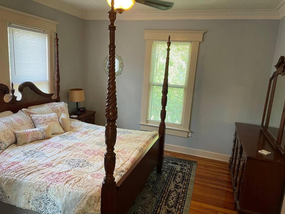 Apartment Tuscawilla A, In Historic Downtown, Two Bed Two Bath *