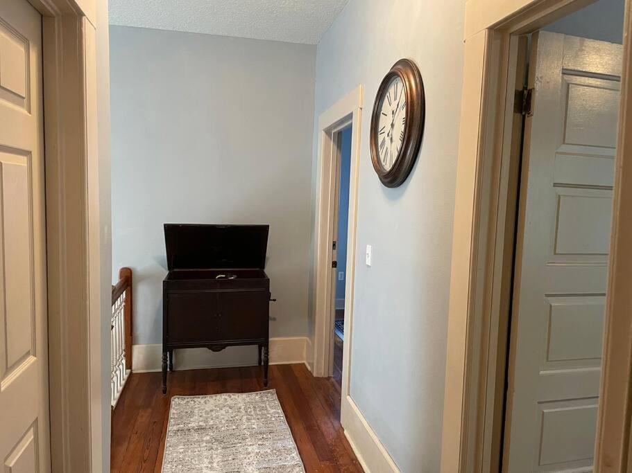 Apartment Tuscawilla A, In Historic Downtown, Two Bed Two Bath